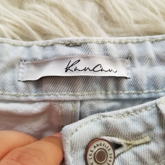 KanCan Light Wash Distressed Denim Shorts Large - Picture 5 of 13